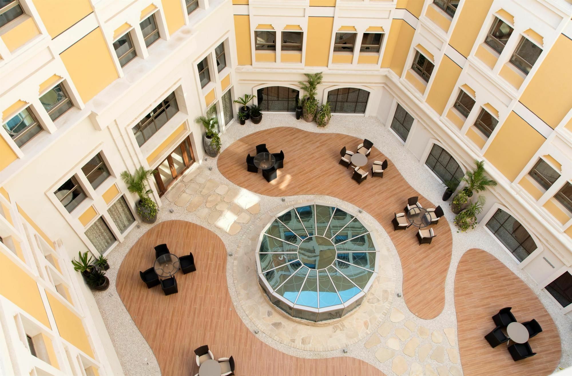 Coral Muscat Hotel And Apartments Dış mekan fotoğraf