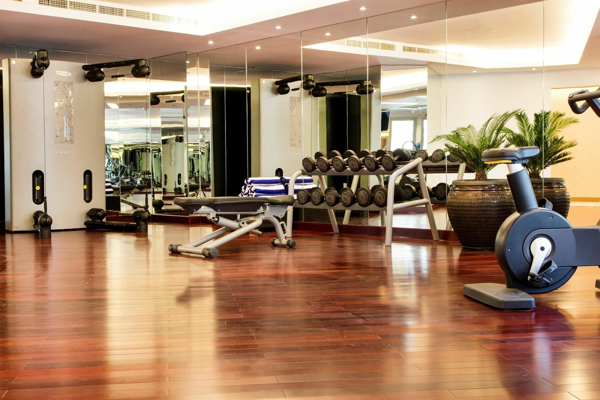Coral Muscat Hotel And Apartments Dış mekan fotoğraf