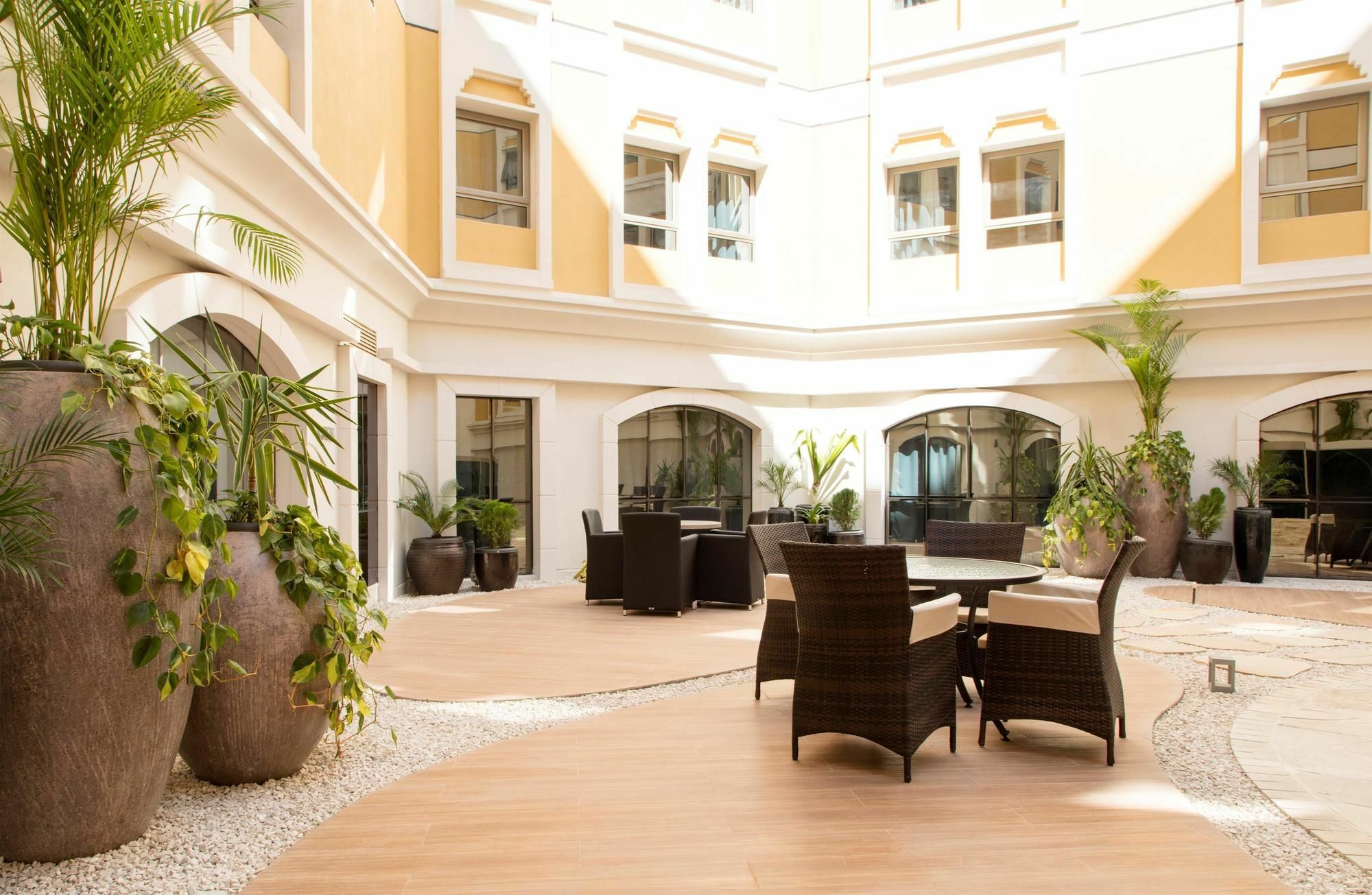 Coral Muscat Hotel And Apartments Dış mekan fotoğraf