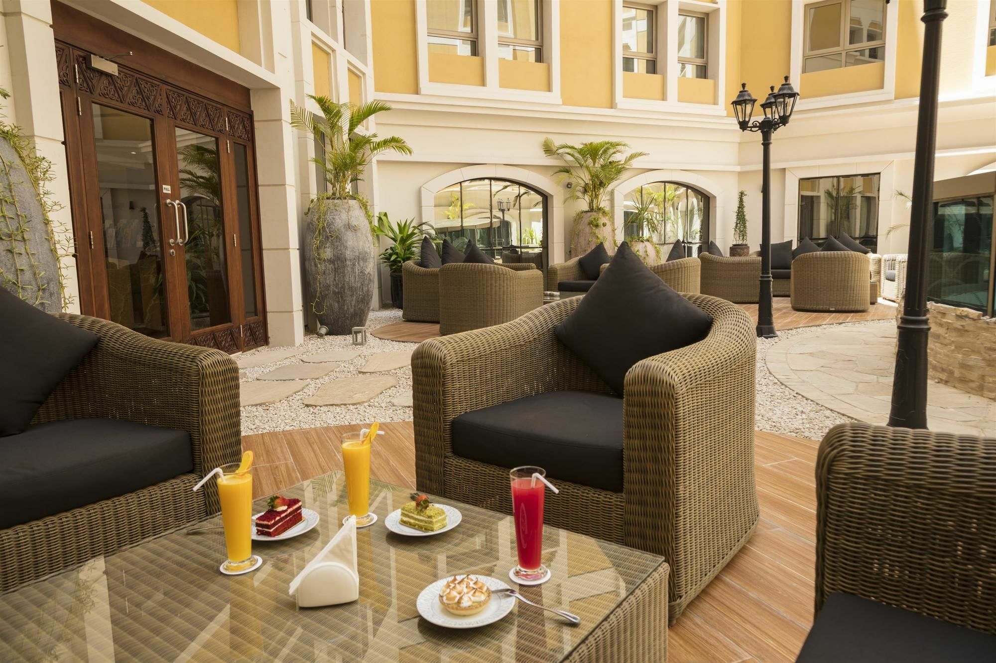 Coral Muscat Hotel And Apartments Dış mekan fotoğraf