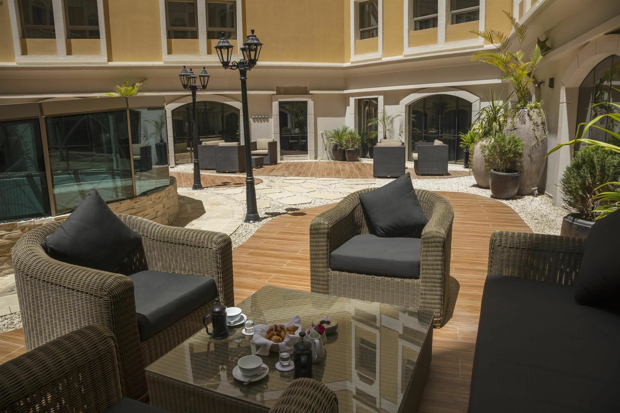 Coral Muscat Hotel And Apartments Dış mekan fotoğraf